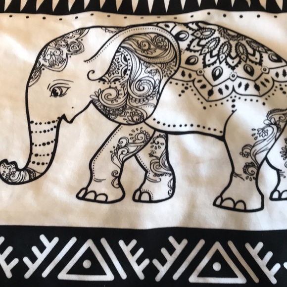 Elephant 🐘 inspired whimsical set of two pillowcases/shams - Picture 6 of 11